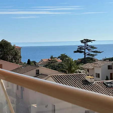 Sea View 32