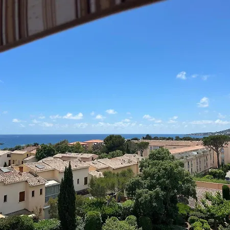 Apartment Sea View 32 *